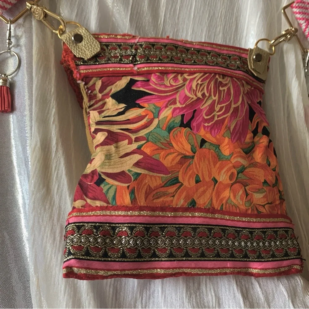 Embroidered Gold and Pink Crossbody Bag. Upcycled - Picture 6 of 8